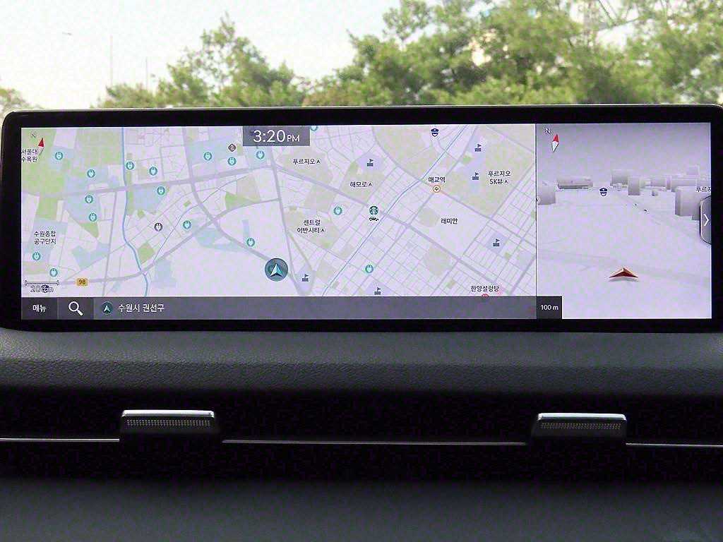 Genesis GV70 — photo 14