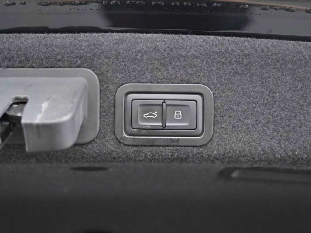 Audi A6 — photo 20