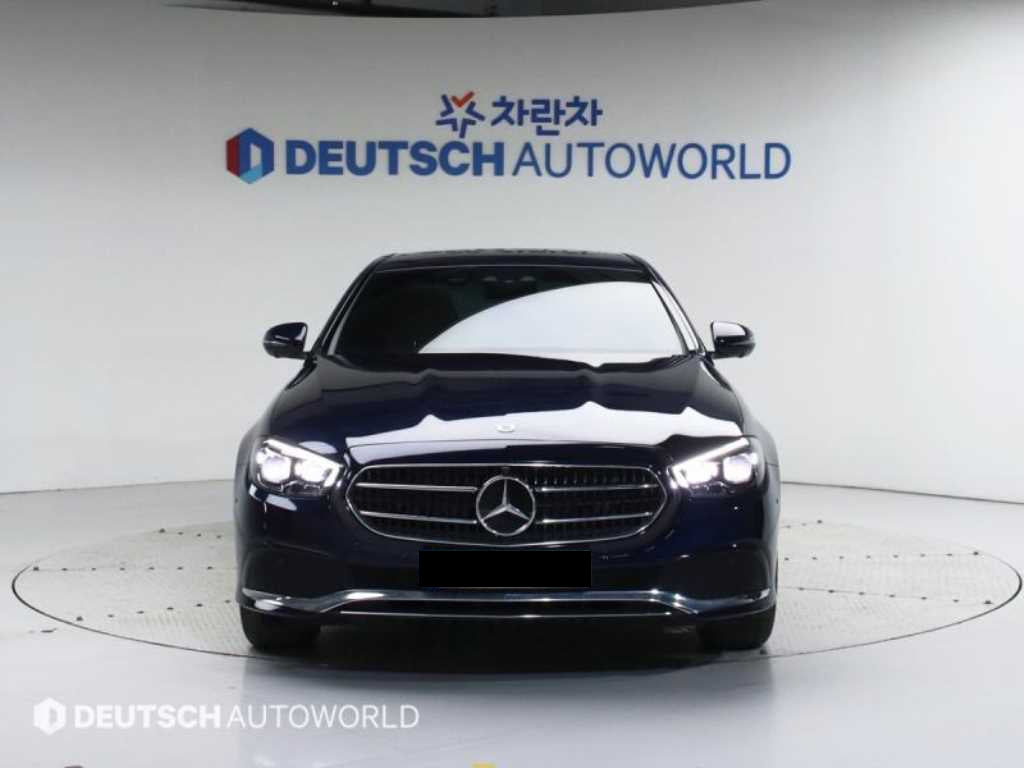 Mercedes-Benz E-Class — photo 03