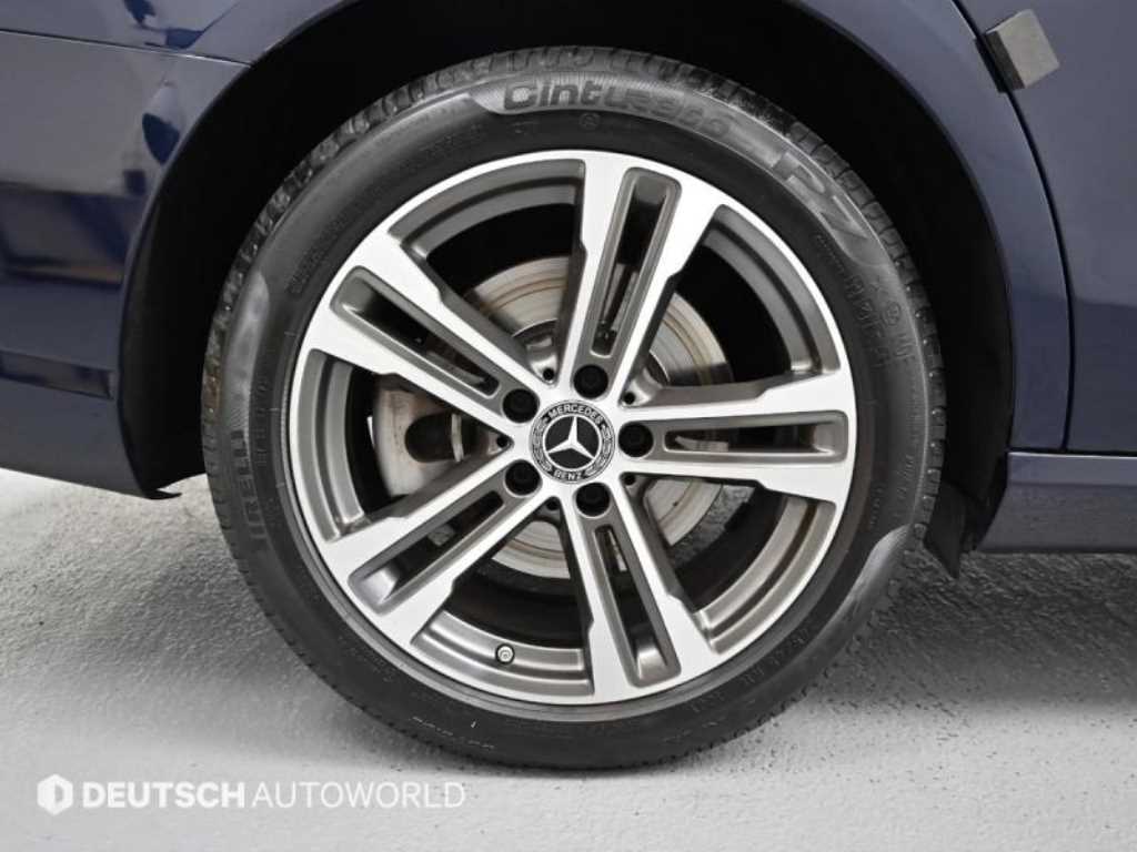 Mercedes-Benz E-Class — photo 05