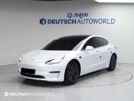 Tesla Model 3 — photo 01