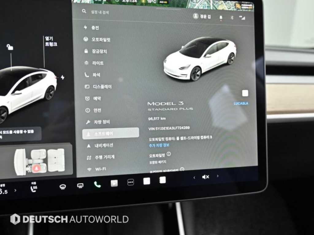 Tesla Model 3 — photo 08
