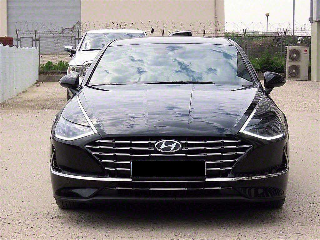 Hyundai Sonata — photo 01