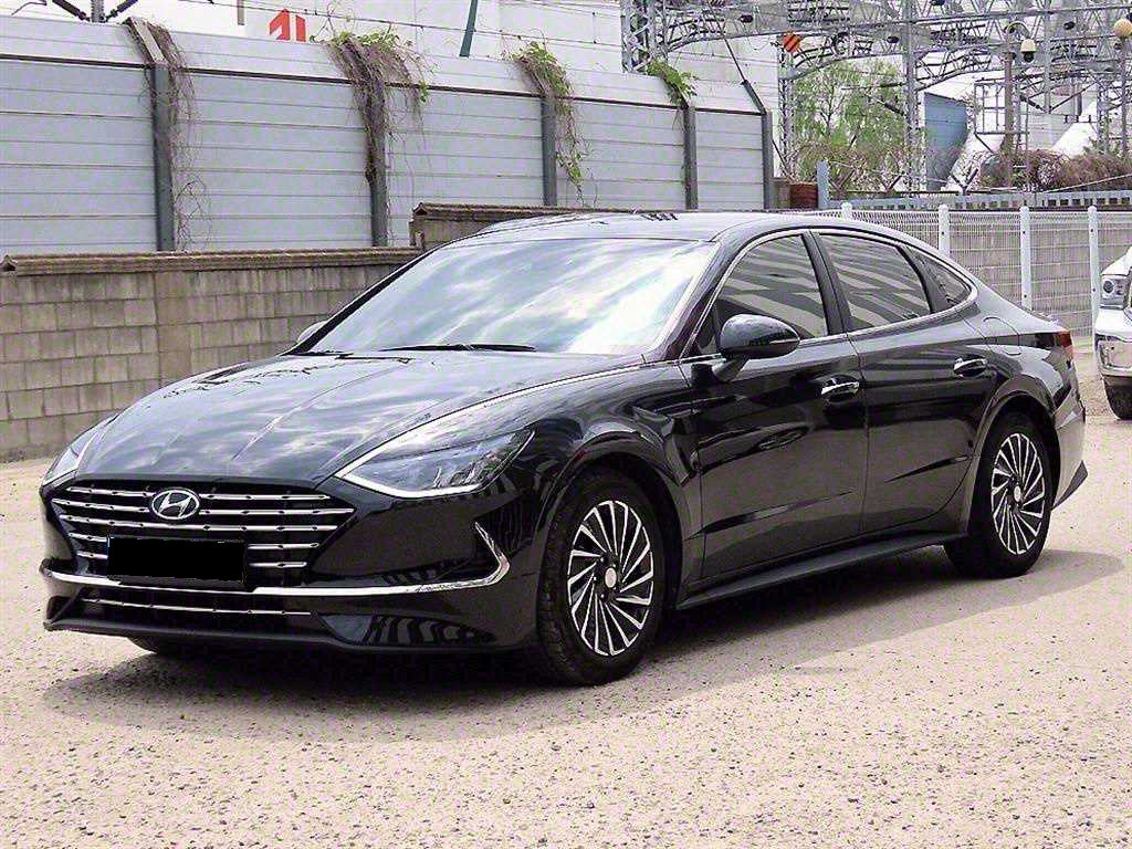Hyundai Sonata — photo 02