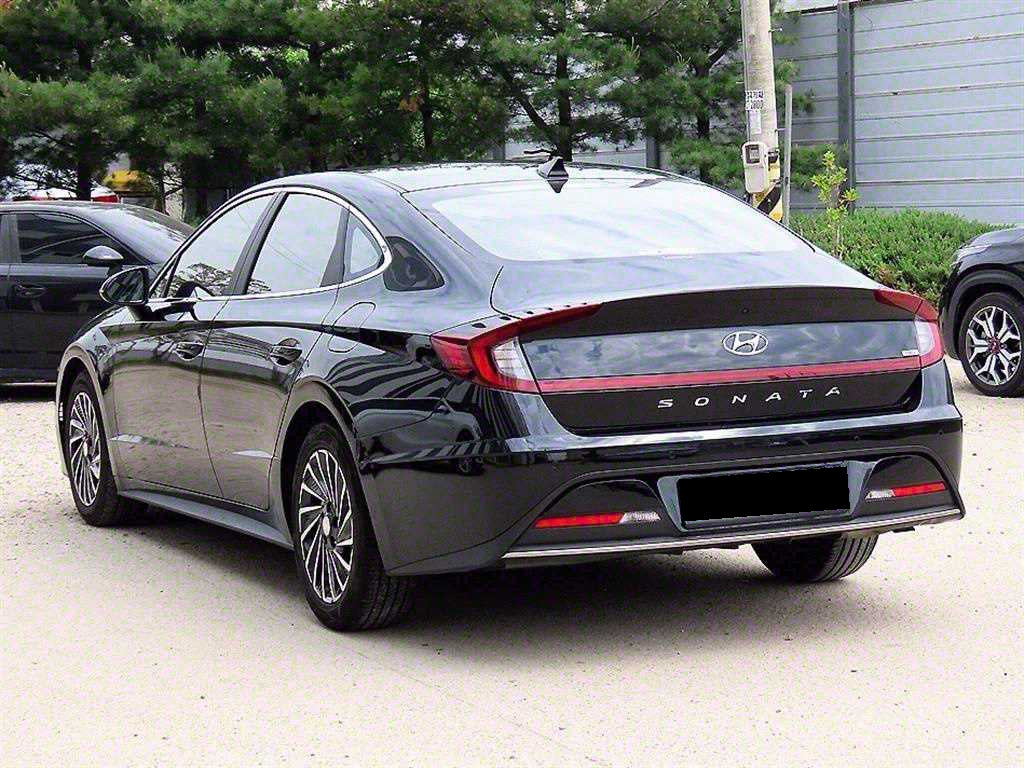 Hyundai Sonata — photo 03