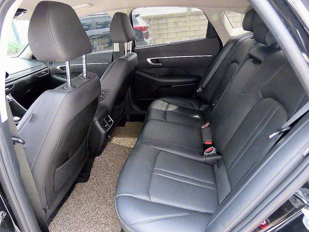 Hyundai Sonata — photo 06