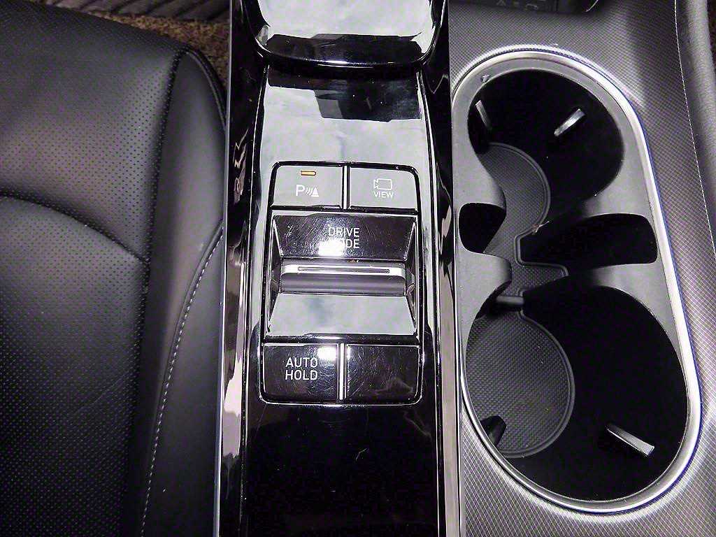 Hyundai Sonata — photo 13