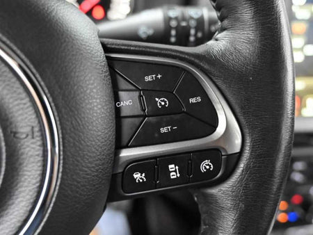 Jeep Renegade — photo 16