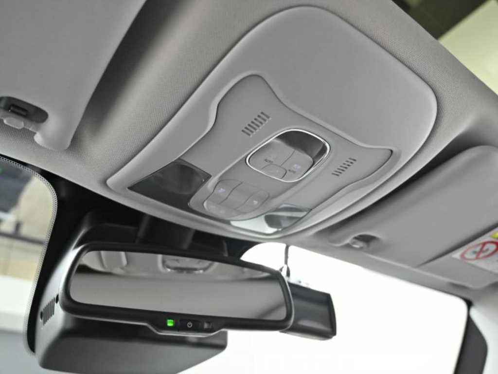 Jeep Renegade — photo 18