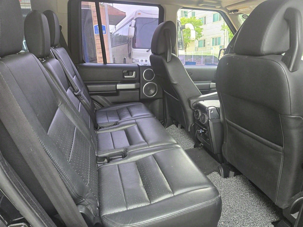 Land Rover Discovery — photo 08