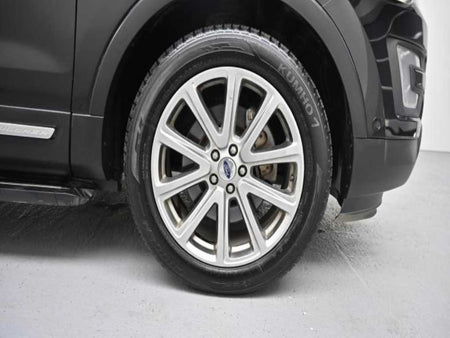 Ford Explorer — photo 05
