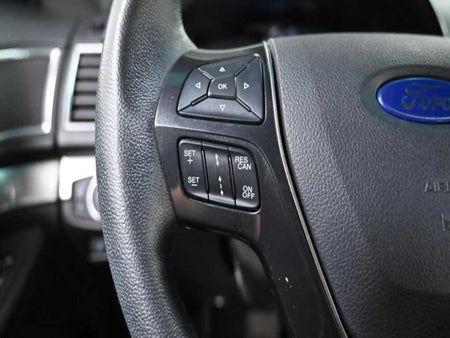 Ford Explorer — photo 17