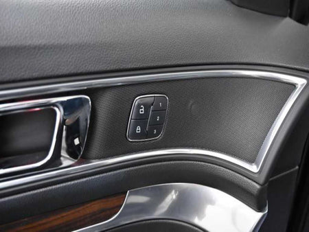 Ford Explorer — photo 18
