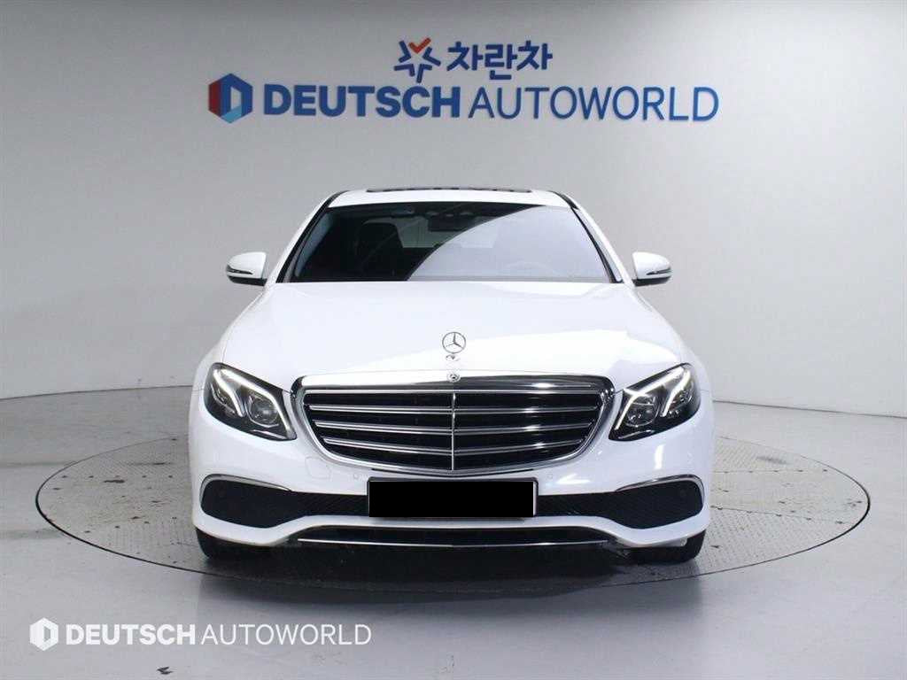 Mercedes-Benz E-Class — photo 03