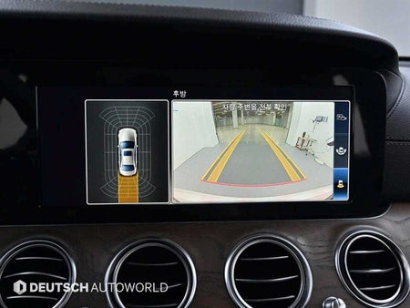 Mercedes-Benz E-Class — photo 15