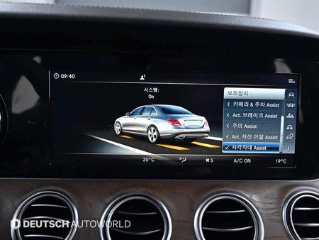 Mercedes-Benz E-Class — photo 17