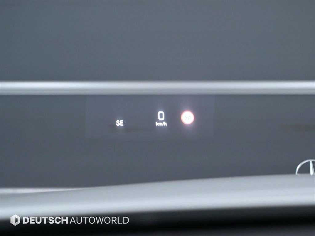 Mercedes-Benz E-Class — photo 18