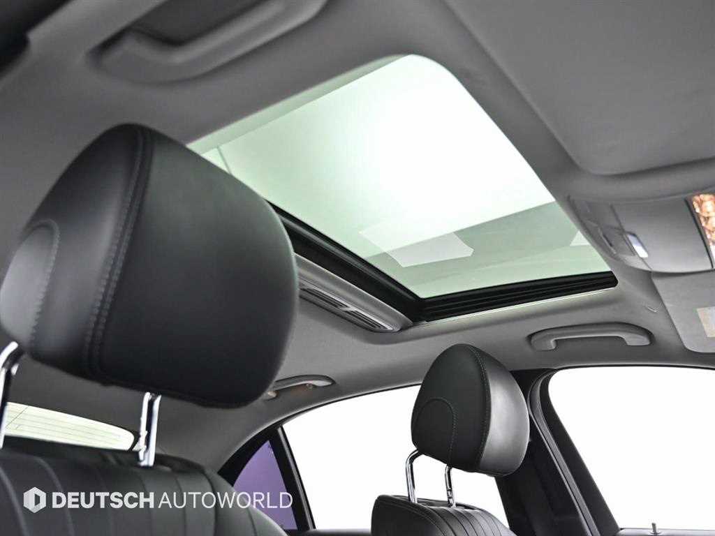Mercedes-Benz E-Class — photo 19