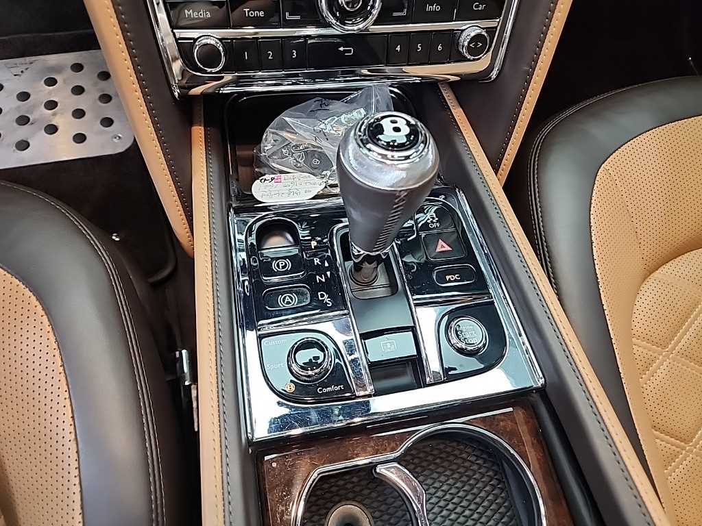 Bentley Mulsanne — photo 08