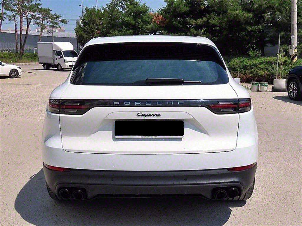 Porsche Cayenne — photo 04