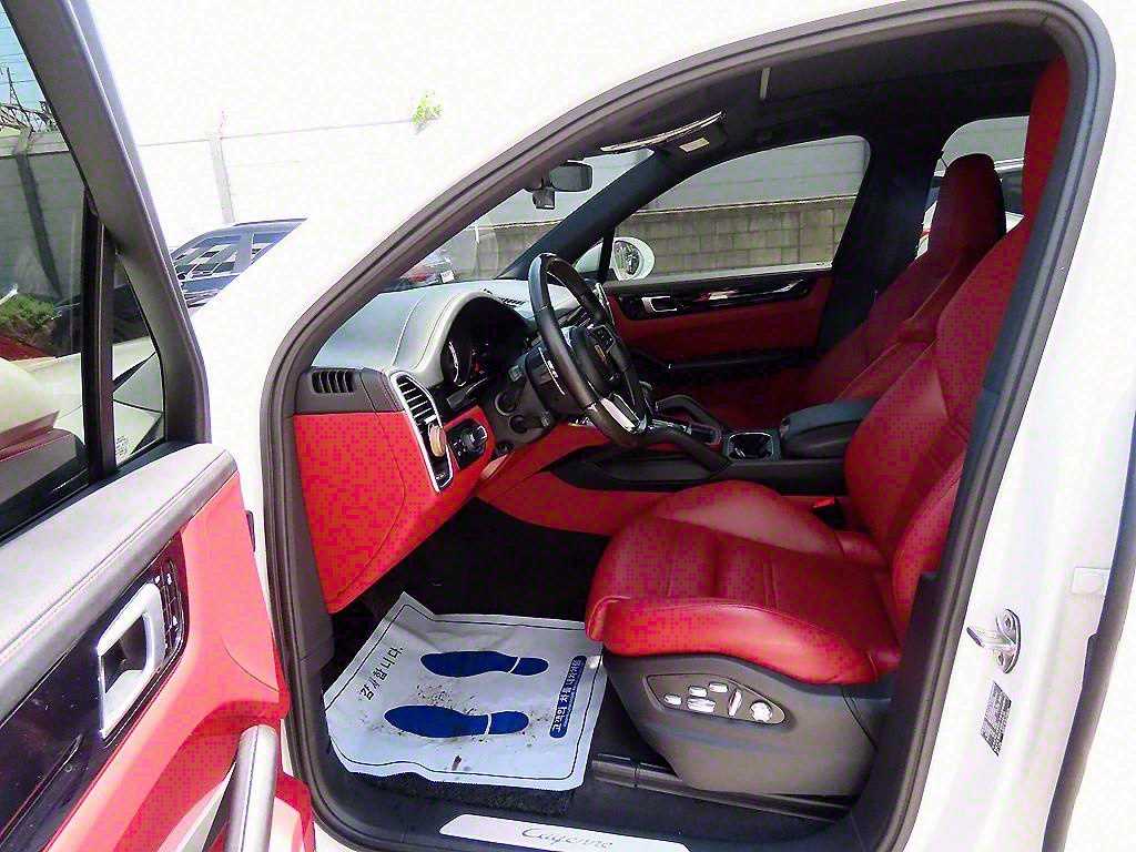 Porsche Cayenne — photo 05