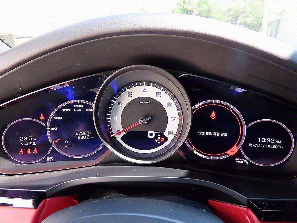 Porsche Cayenne — photo 09