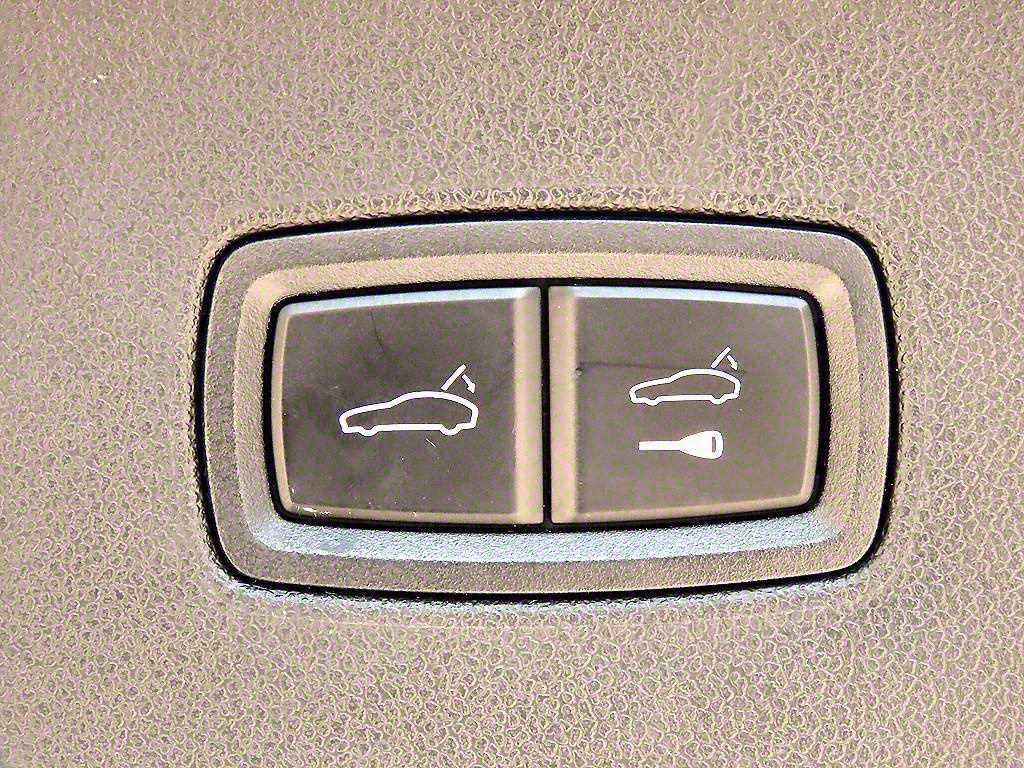 Porsche Cayenne — photo 15