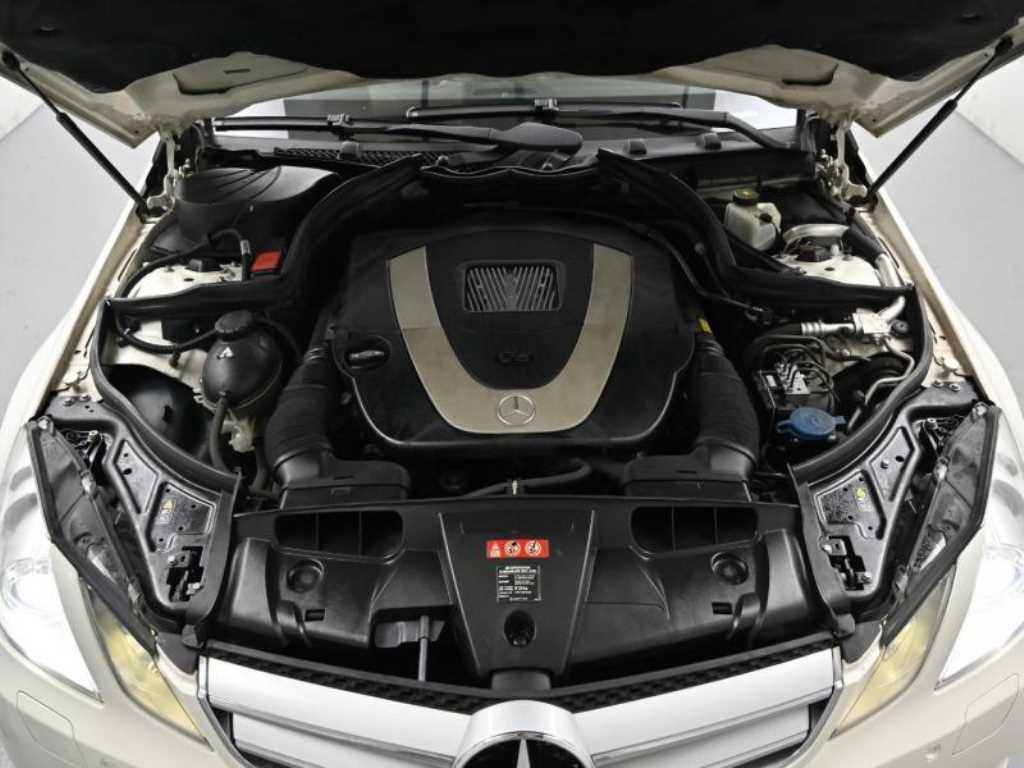 Mercedes-Benz E-Class — photo 06