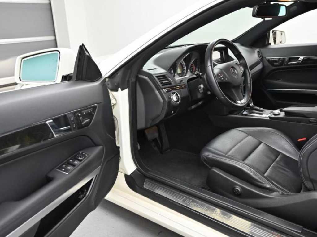 Mercedes-Benz E-Class — photo 11