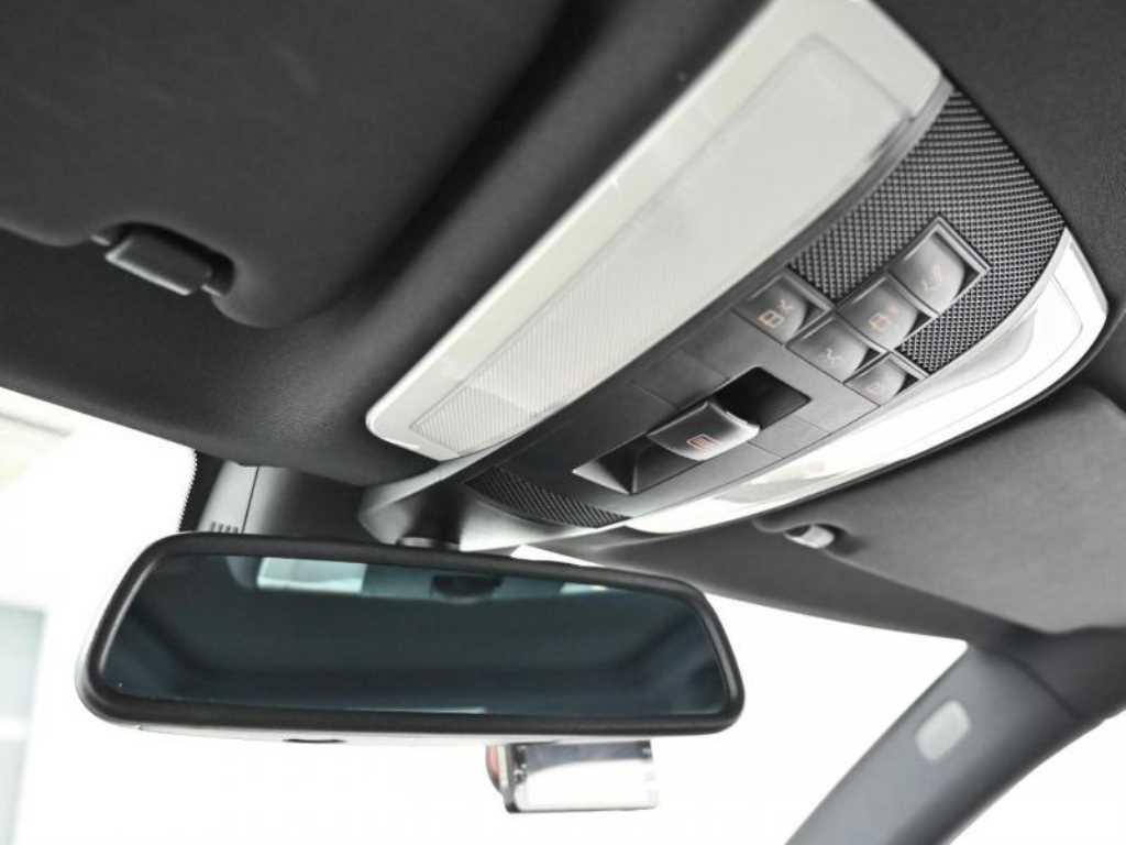 Mercedes-Benz E-Class — photo 18