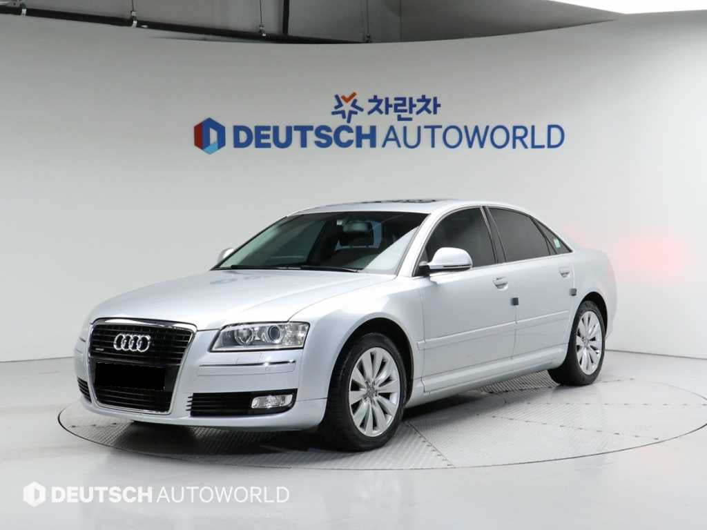 Audi A8 — photo 01