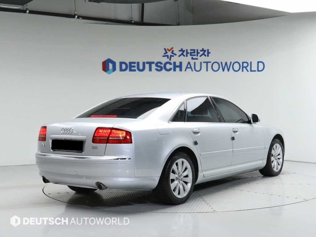 Audi A8 — photo 02