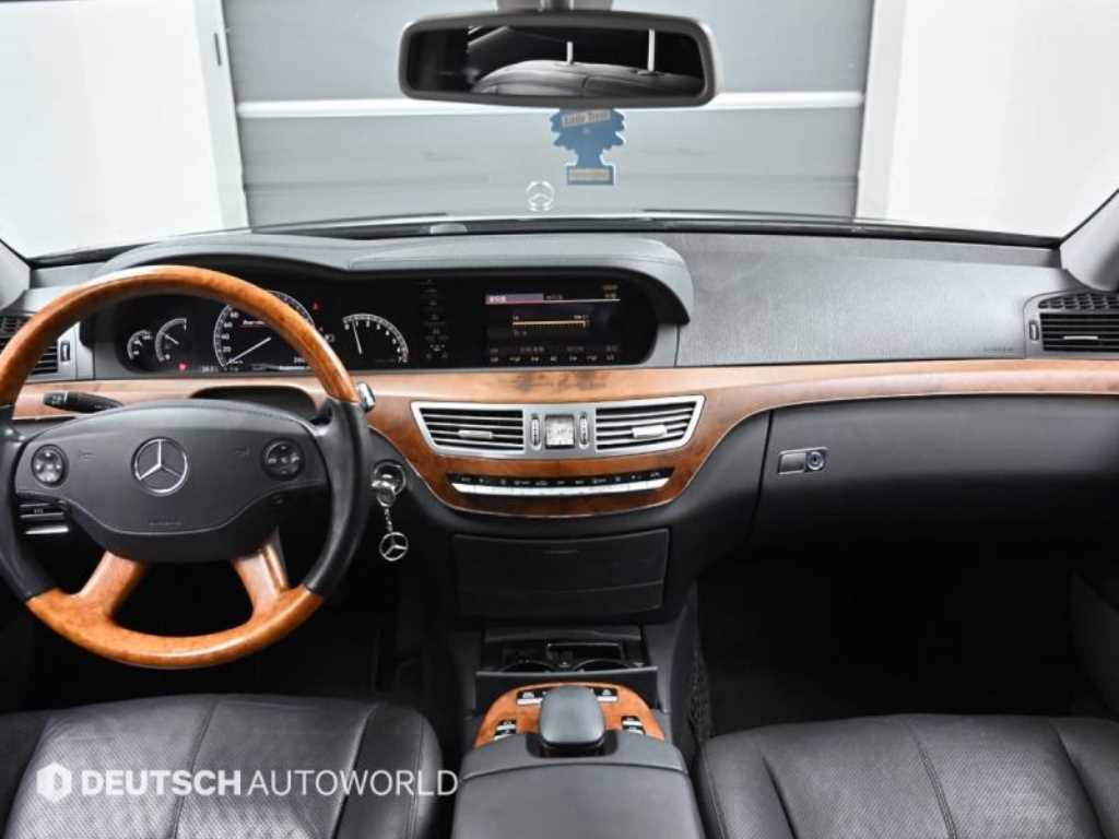 Mercedes-Benz S-Class — photo 08