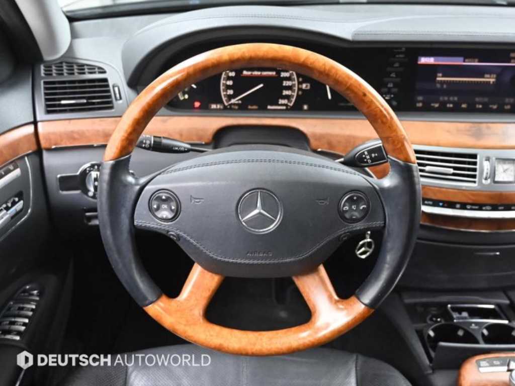 Mercedes-Benz S-Class — photo 13