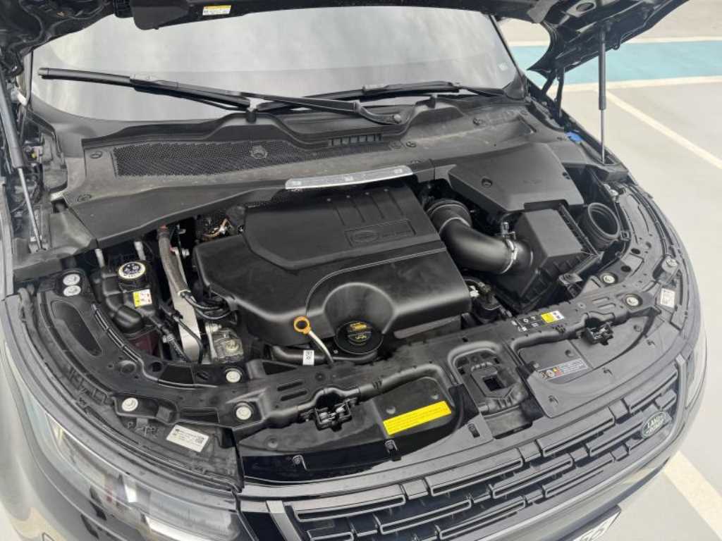 Land Rover Range Rover Evoque — photo 13