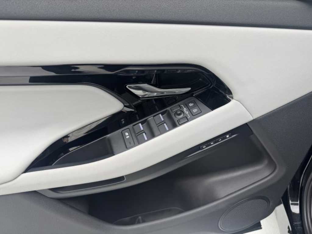 Land Rover Range Rover Evoque — photo 19