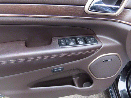 Jeep Cherokee — photo 11