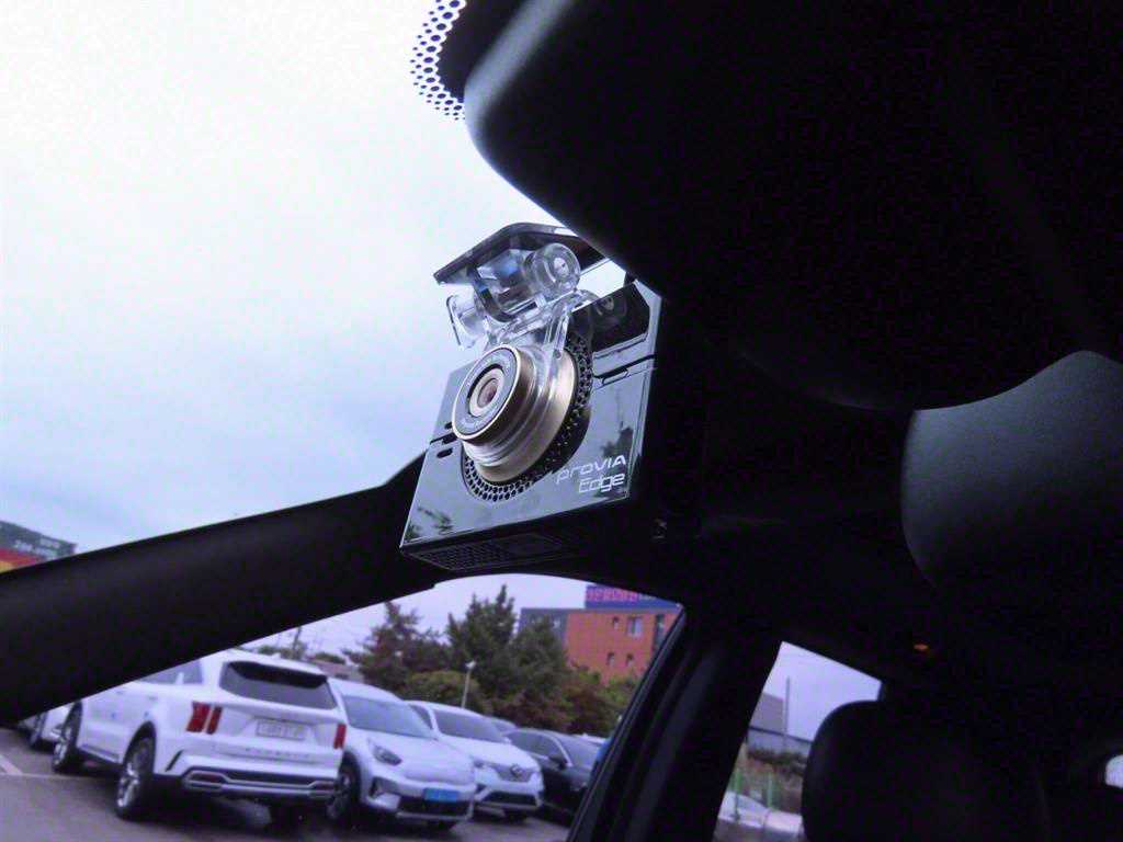 Jeep Cherokee — photo 16