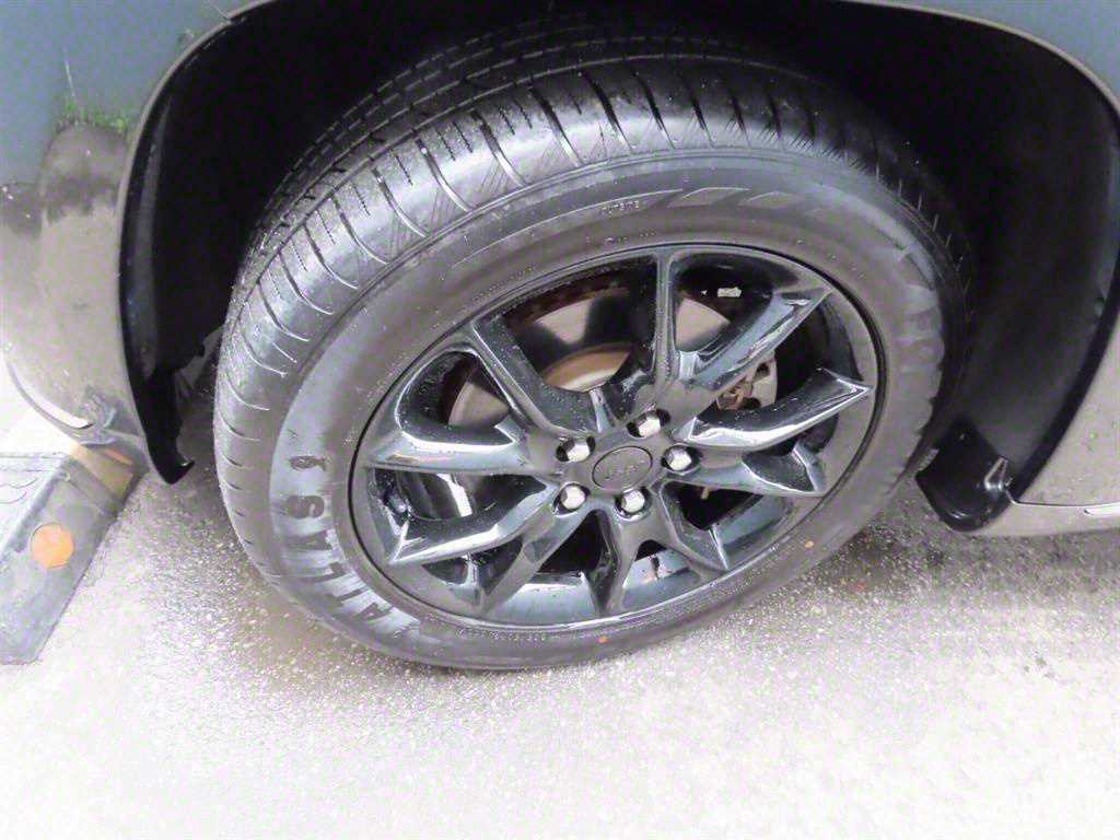 Jeep Cherokee — photo 18