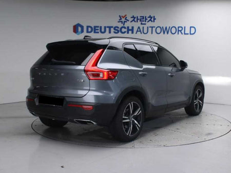 Volvo XC40 — photo 02
