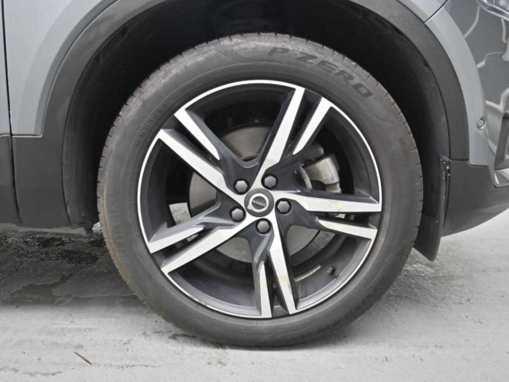 Volvo XC40 — photo 05