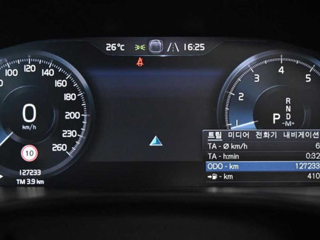 Volvo XC40 — photo 08