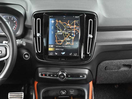 Volvo XC40 — photo 14
