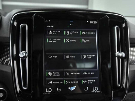 Volvo XC40 — photo 17