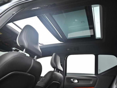 Volvo XC40 — photo 19