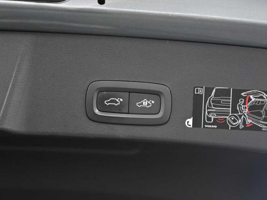 Volvo XC40 — photo 20