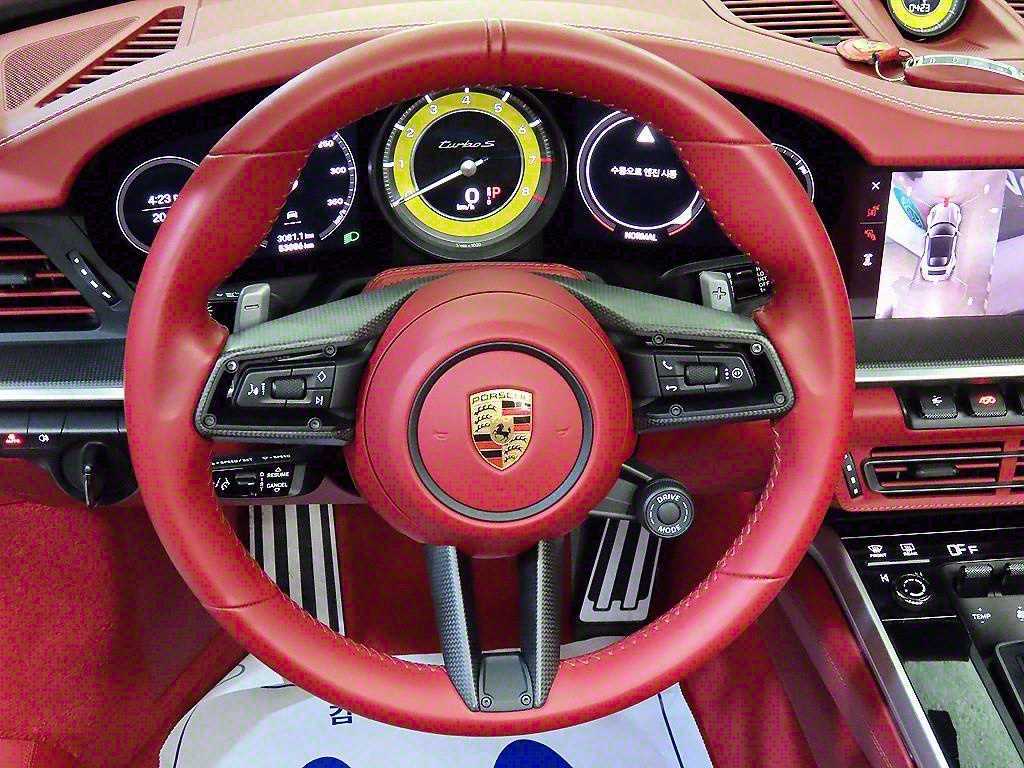 Porsche 911 — photo 11