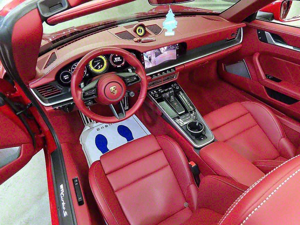 Porsche 911 — photo 13