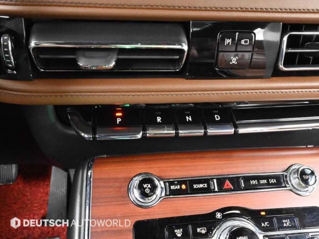 Lincoln Aviator — photo 09
