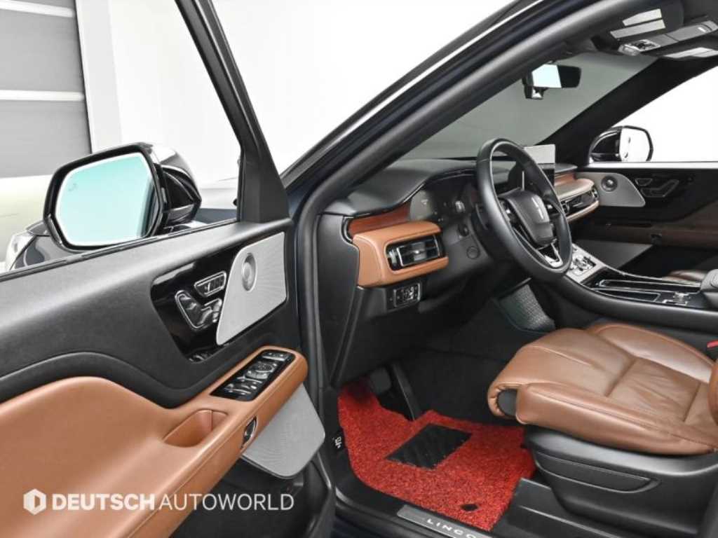 Lincoln Aviator — photo 11